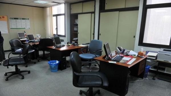 هل ستكون الضجة التي أثارتها "أغلالو" كافية لإعادة "الأشباح" إلى مكاتبهم؟